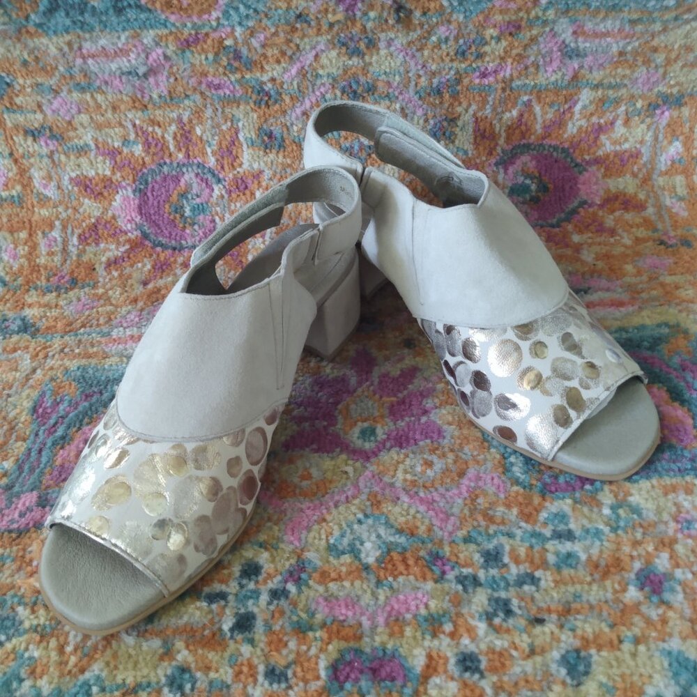 Cloud Footwear Suede Slingback